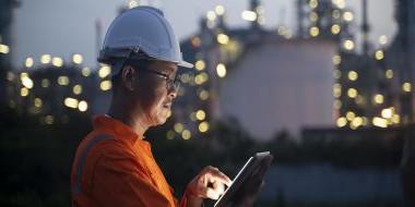 Energy worker with tablet